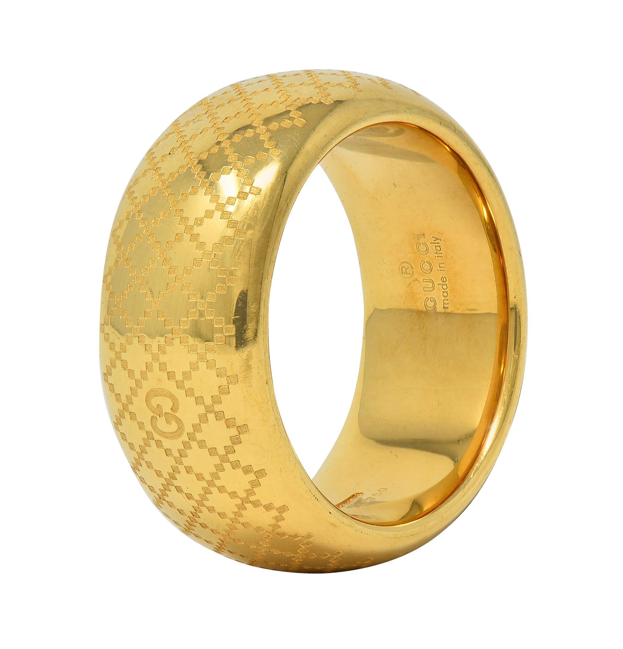 Gucci Contemporary 18 Karat Yellow Gold Diamantissima Wide Band Ring In Excellent Condition For Sale In Philadelphia, PA