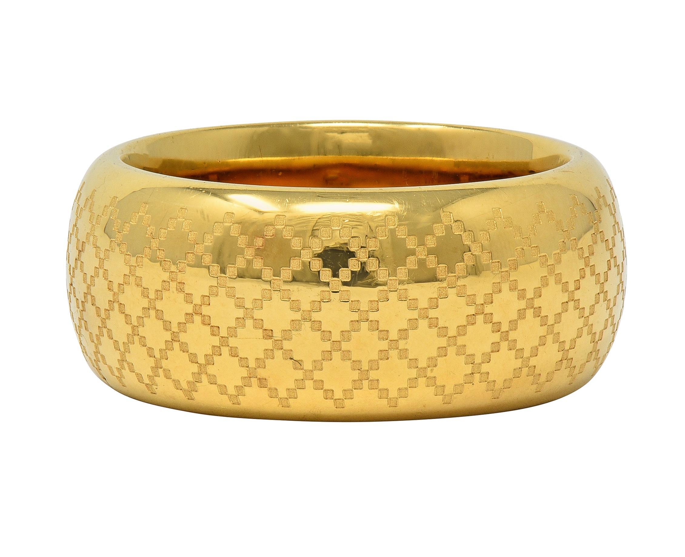 Gucci Contemporary 18 Karat Yellow Gold Diamantissima Wide Band Ring For Sale 5