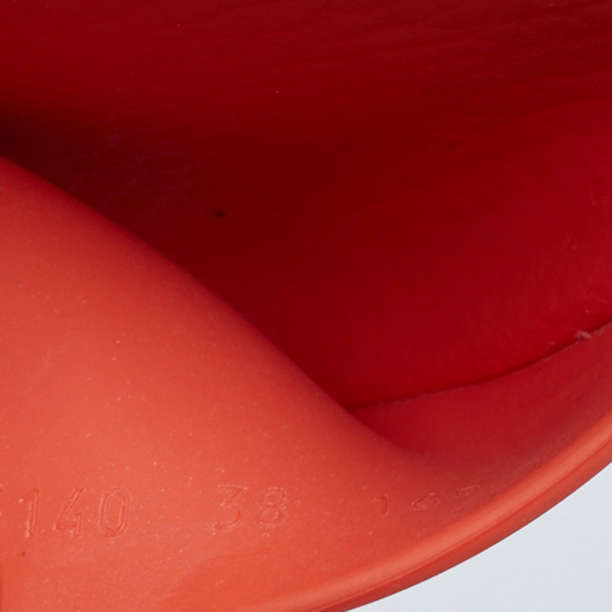 Gucci Coral Orange Rubber Pursuit Logo Embossed Pool Slides Size 38 1