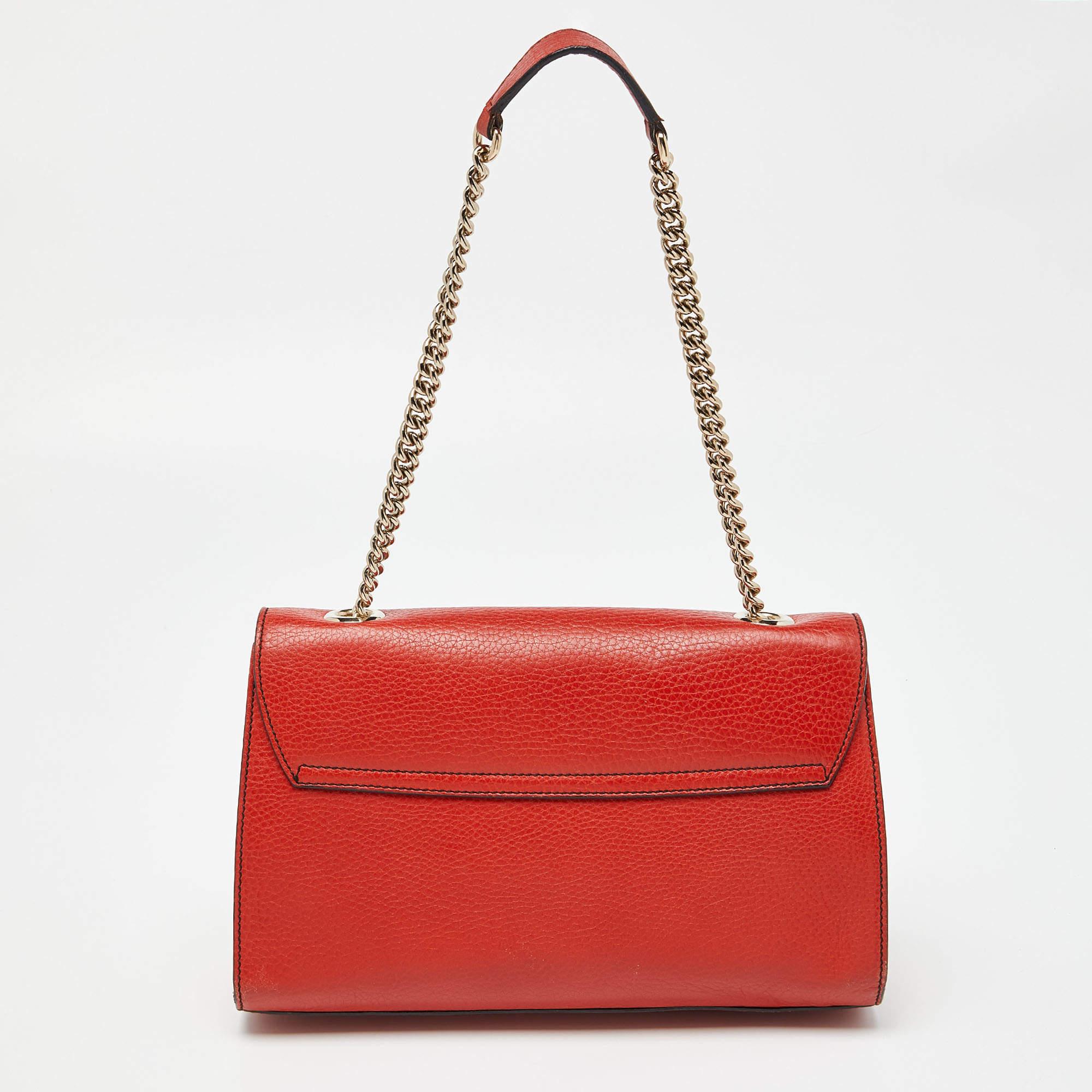 Gucci Coral Red Leather Medium Emily Shoulder Bag In Fair Condition For Sale In Dubai, Al Qouz 2