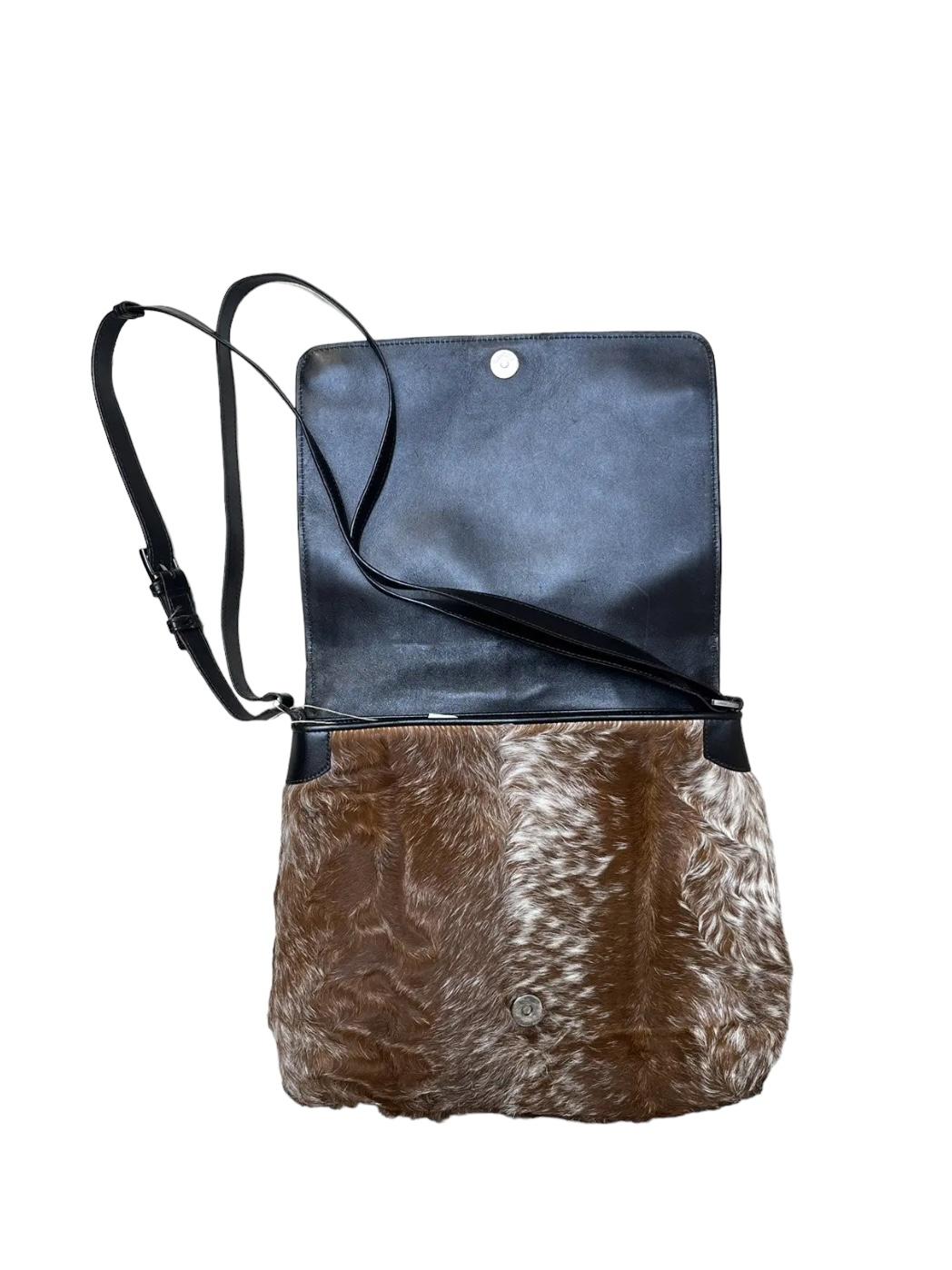 Gucci
Bolso mensajero de piel de vaca

Bolsa de mensajero de piel de vacuno Gucci extremadamente rara. En buen estado, sin defectos generales. Fabricado en Italia.

Altura

11.81 pulg.
30 cm

Anchura
11.42 in
29 cm

Profundidad

3.94 in
10 cm

Caída