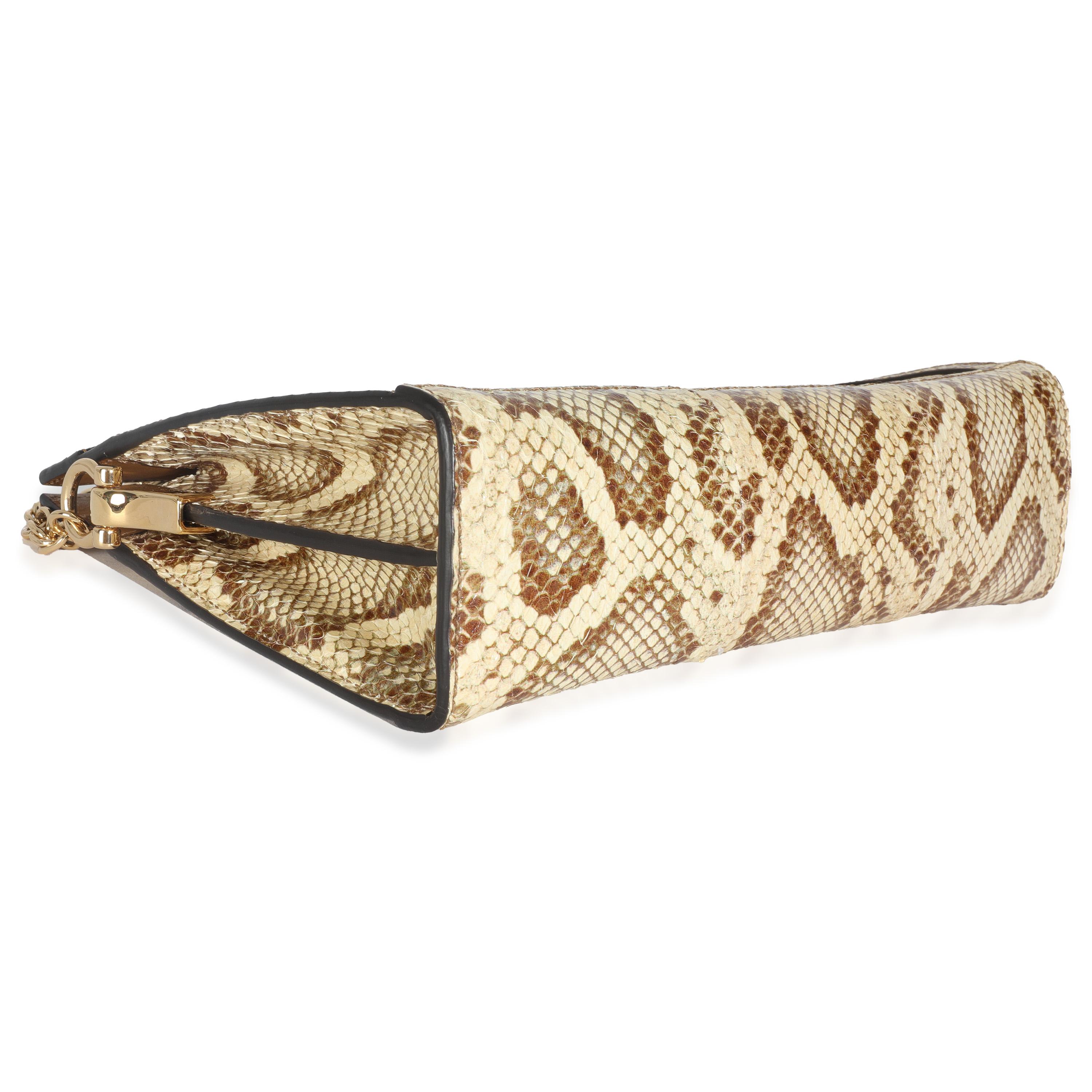 Gucci Borsa a tracolla con catena in rafia marrone crema Elaphe GG Small Ophidia in vendita 2