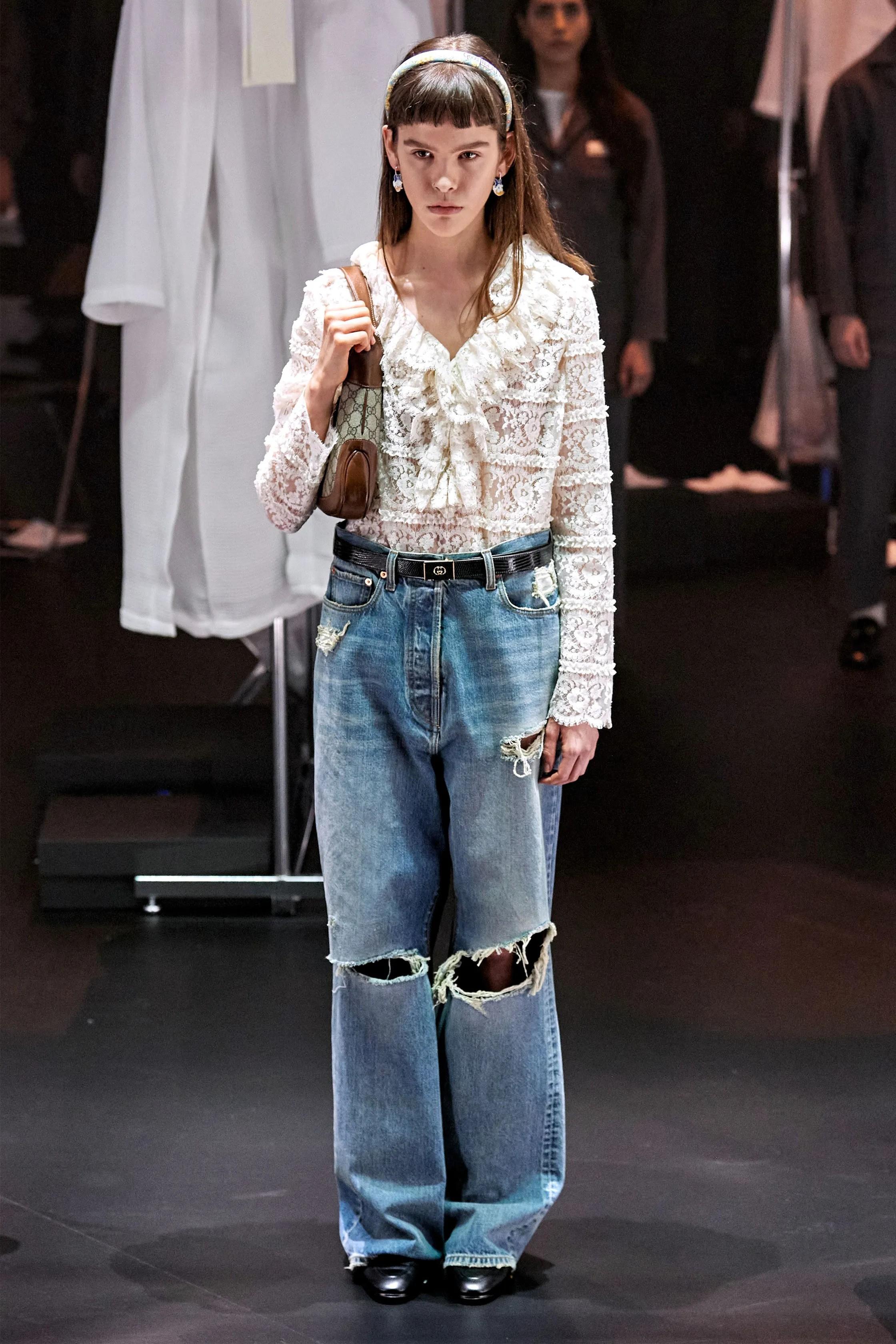 Gucci camicetta in cotone panna 2020 con lacci floreali e arricciature 42 M. in vendita 2