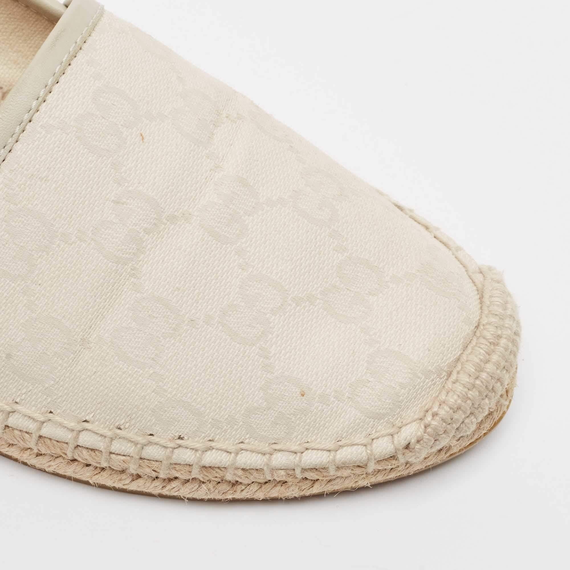 Gucci Cream/Grey GG Canvas and Leather Espadrilles Flats Size 38.5 For Sale 3