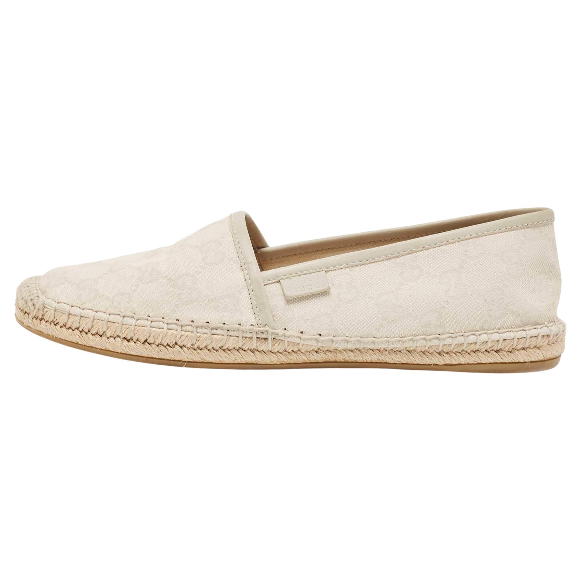 Gucci Cream/Grey GG Canvas and Leather Espadrilles Flats Size 38.5 For Sale