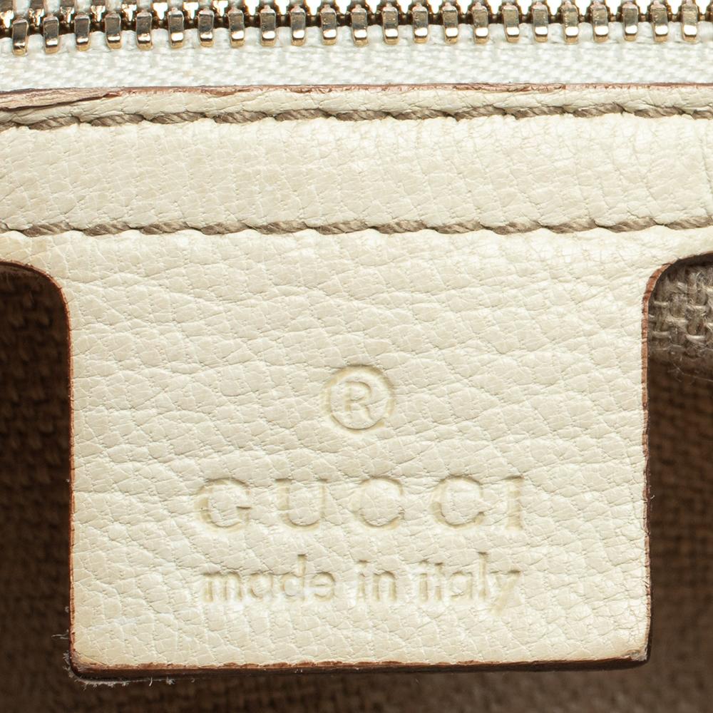Gucci Cremefarbene Umhängetasche aus Leder mit Pferdegebissprägung 8