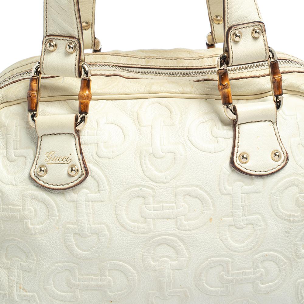 Gucci Cremefarbene Umhängetasche aus Leder mit Pferdegebissprägung 2