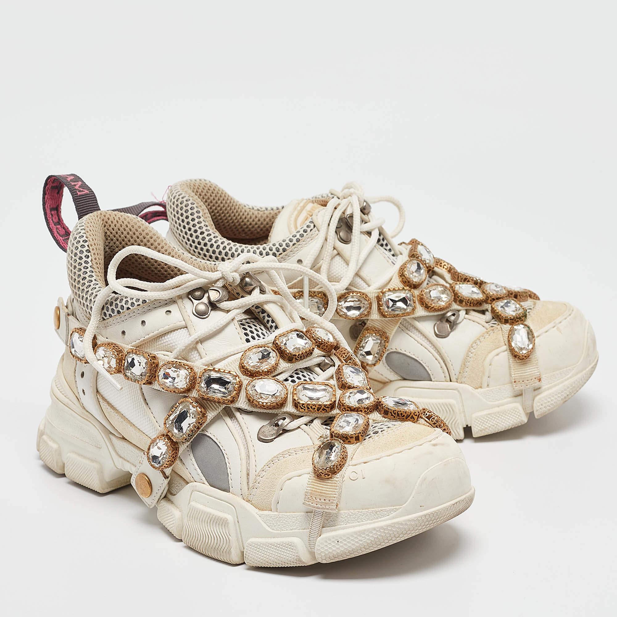 Baskets Flashtrek de Gucci en cuir et daim crème à lacets, taille 37,5 Bon état à Dubai, Al Qouz 2