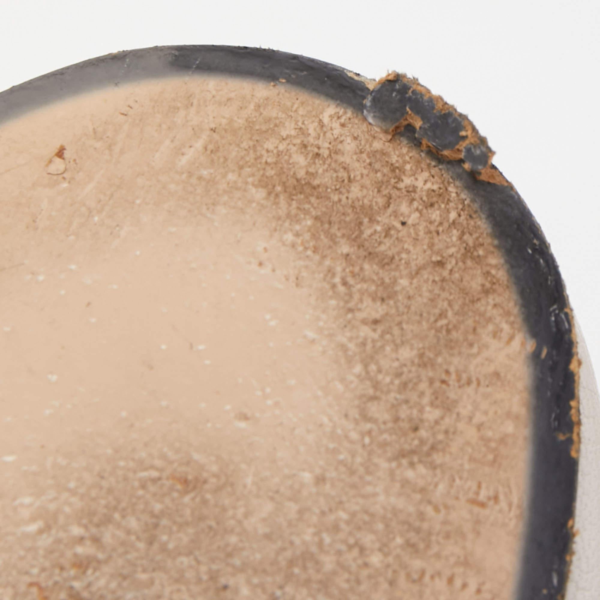 Gucci - Mules plates en cuir crème brodées d'abeilles et d'étoiles Princetown, taille 39,5 4