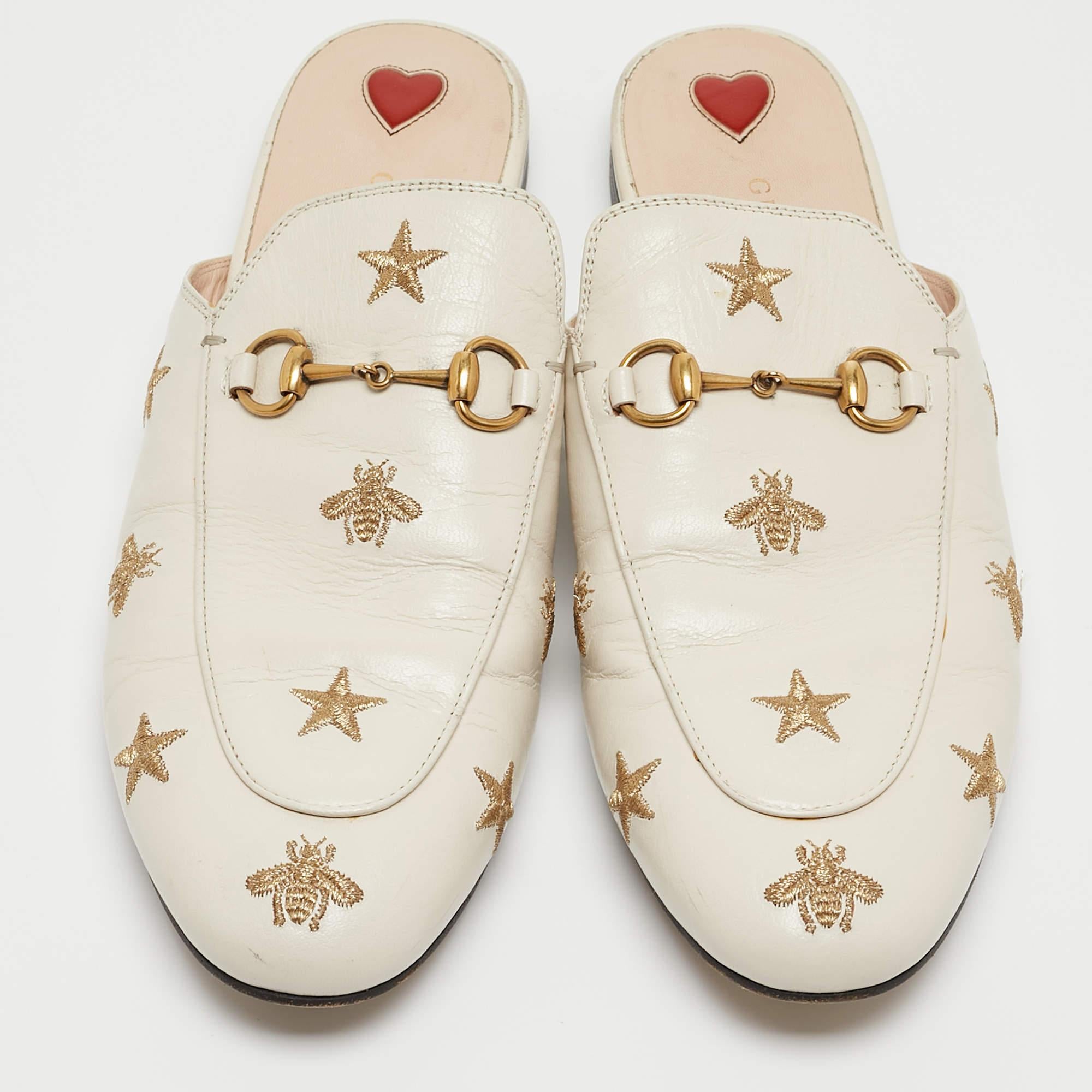Gucci Cream Leather Bee and Star Embroidered Princetown Flat Mules Size 41.5 In Good Condition In Dubai, Al Qouz 2