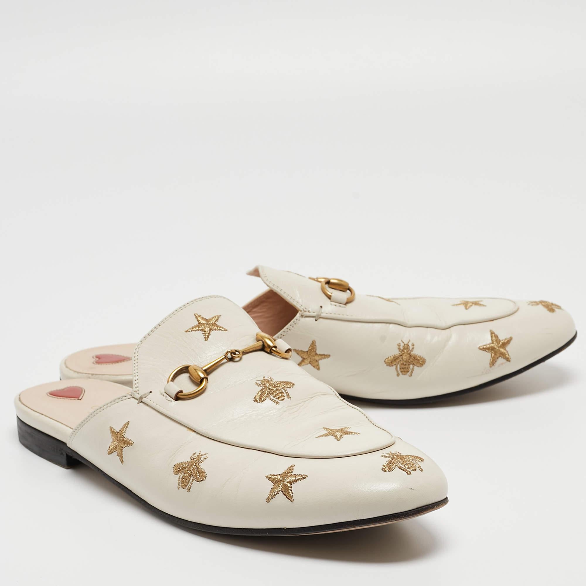 Gucci Cream Leather Bee and Star Embroidered Princetown Flat Mules Size 41.5 In Good Condition For Sale In Dubai, Al Qouz 2