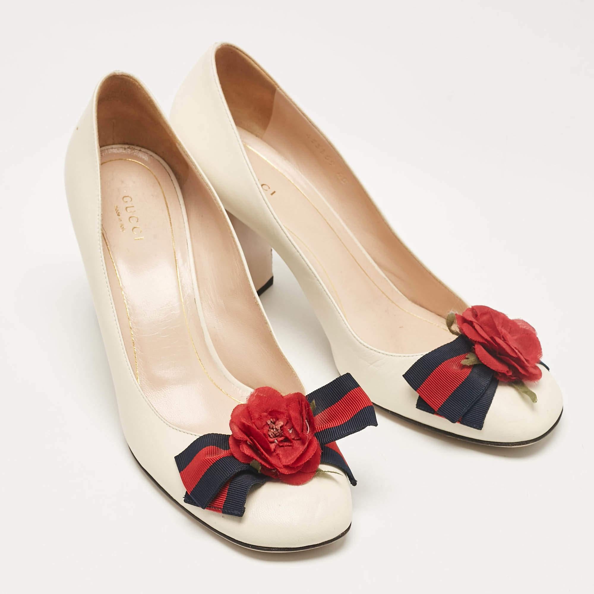 Gucci Cream Leather Block Heel Pumps Size 40 In Good Condition In Dubai, Al Qouz 2