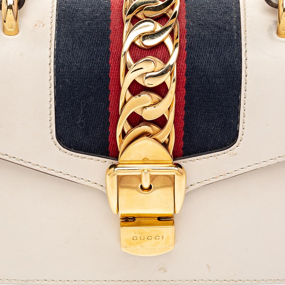 Gucci Cream Leather/ Canvas Sylvie Top Handle Bag In Good Condition In Dubai, Al Qouz 2