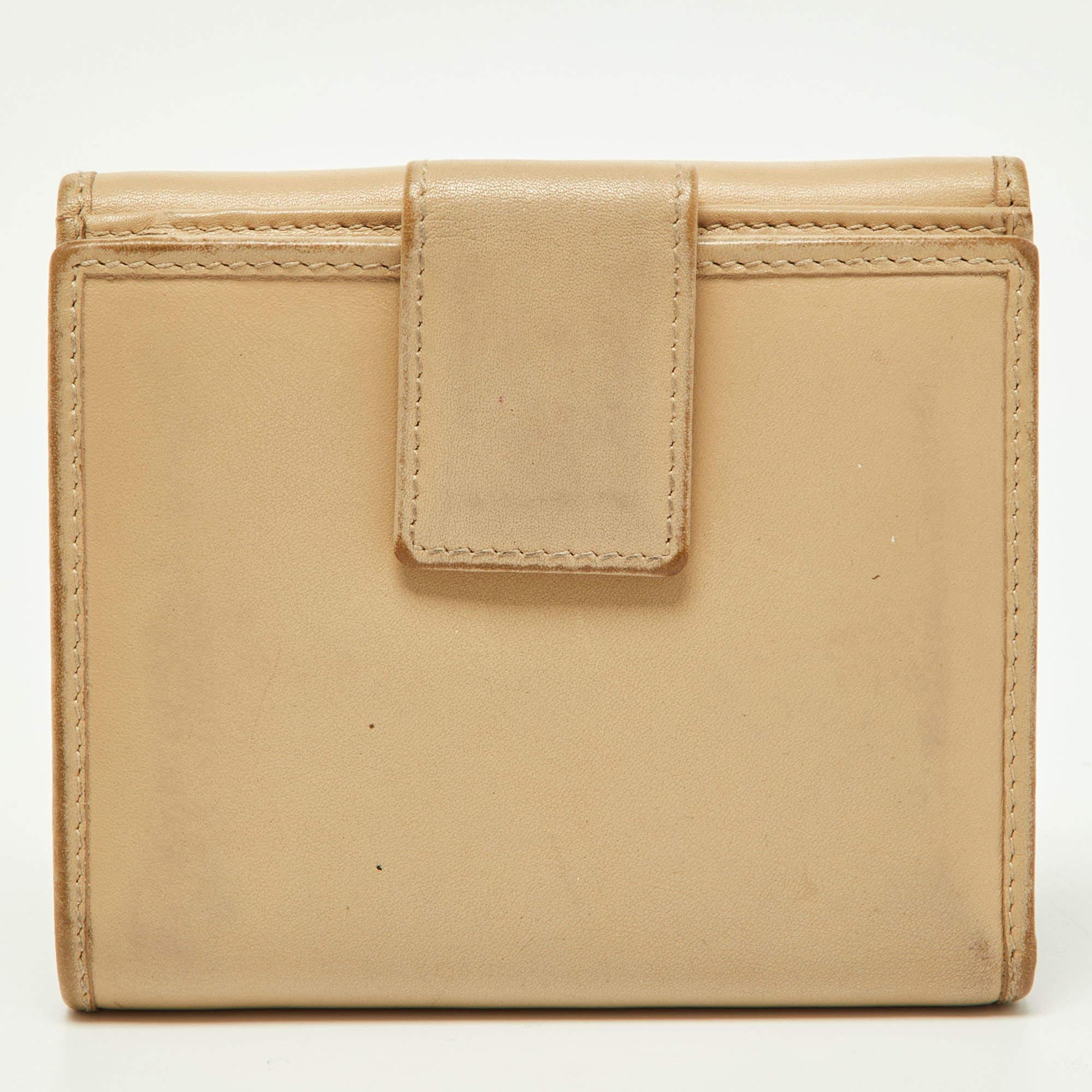 Gucci Cream Leather French Wallet For Sale 1