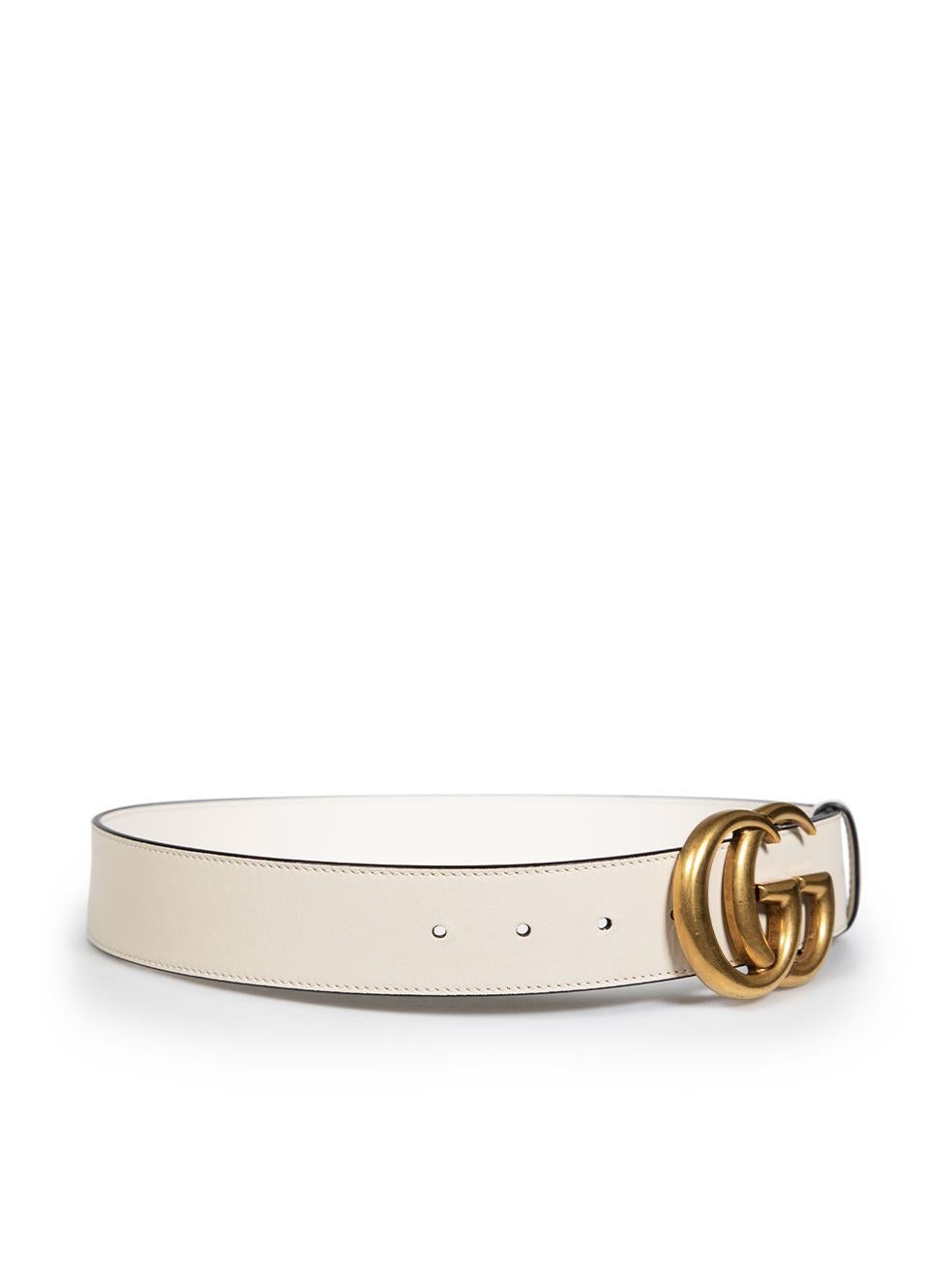 CONDITION is Very good. Minimal wear to belt is evident. Minimal wear to the front with small indents to the leather on this used Gucci designer resale item.
 
 
 
 Details
 
 
 Marmont model
 
 Cream
 
 Leather
 
 Belt
 
 GG logo buckle
 
 Gold