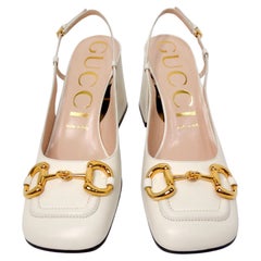 Zapatos de tacón con puntera cuadrada Gucci Horsebit de piel color crema