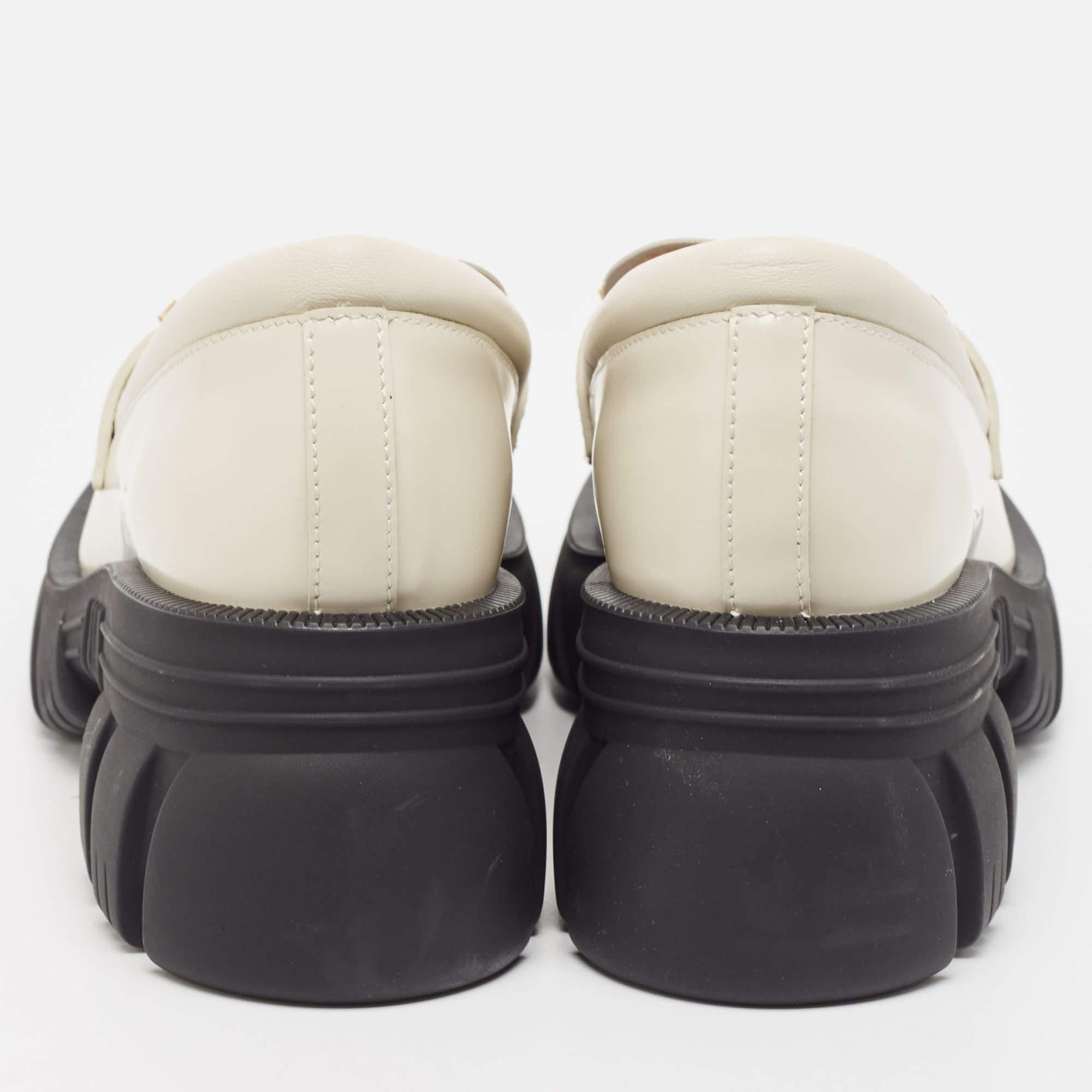 Gucci Cream Leather Interlocking GG Platform Loafers Size 39 In Excellent Condition In Dubai, Al Qouz 2