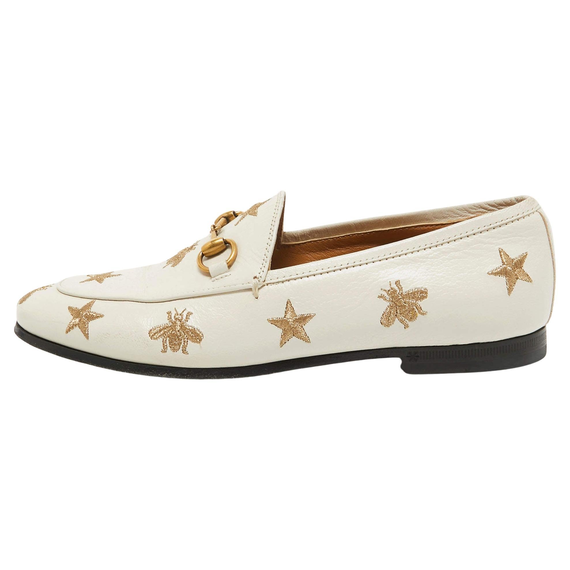 Gucci Cream Leather Jordaan Embroidered Bee Horsebit Slip On Loafers Size 35 For Sale