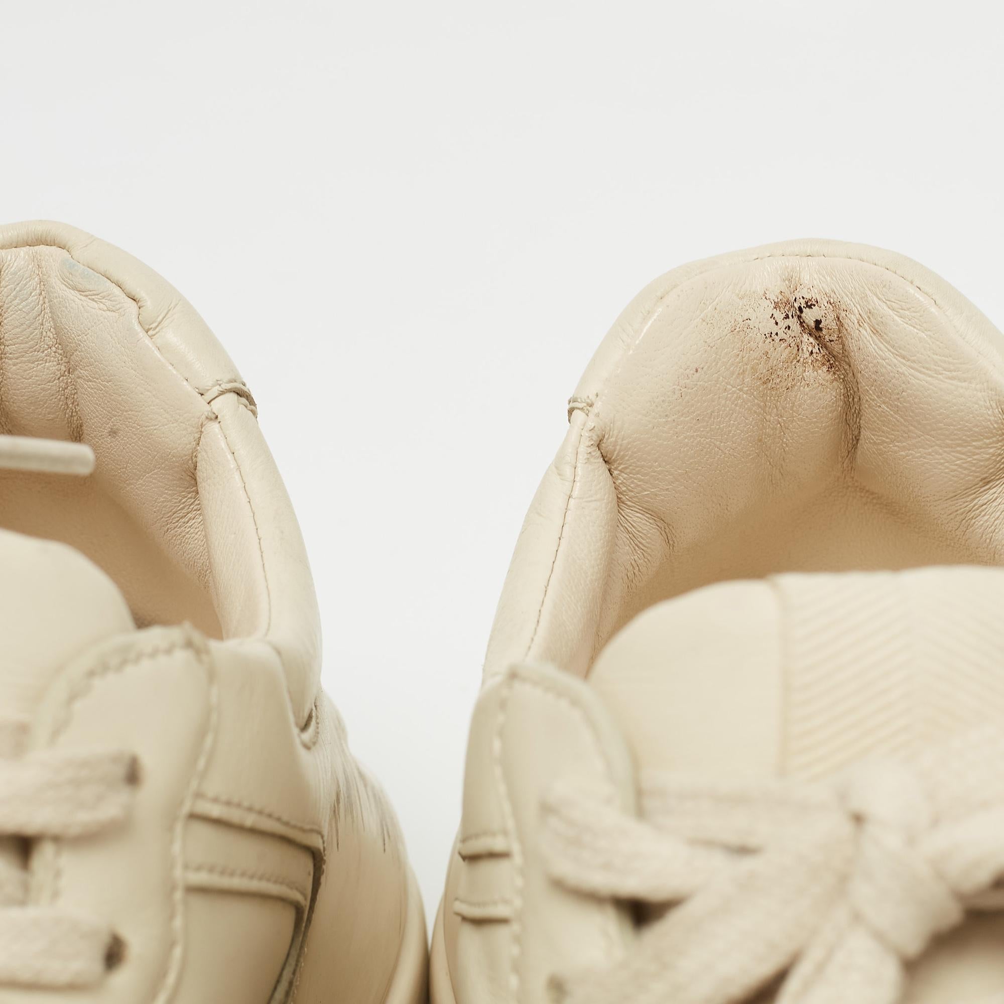 Gucci Cream Leather Rhyton Sneakers Size 36 4
