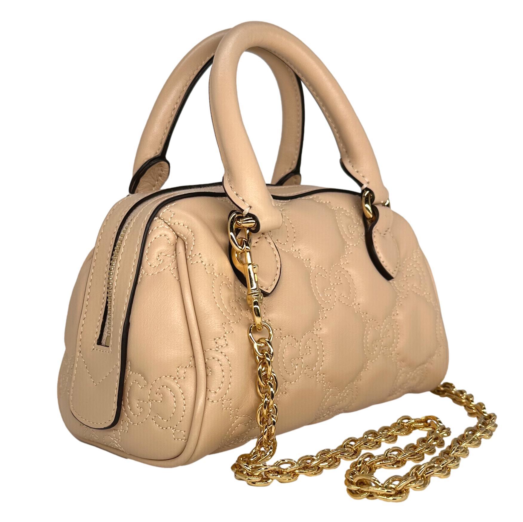 Gucci Cream Matelassé Calfskin Leather GG Small Crossbody Shoulder Bag, 2023. In Excellent Condition For Sale In Banner Elk, NC