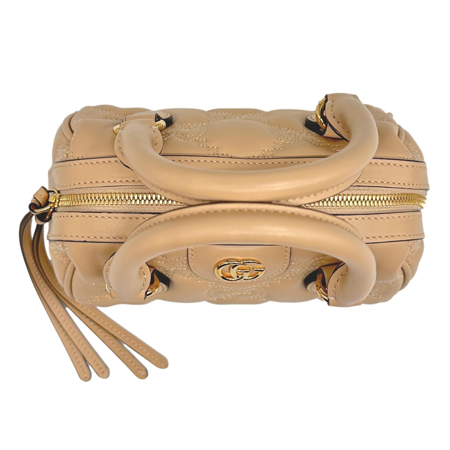 Women's or Men's Gucci Cream Matelassé Calfskin Leather GG Small Crossbody Shoulder Bag, 2023. For Sale