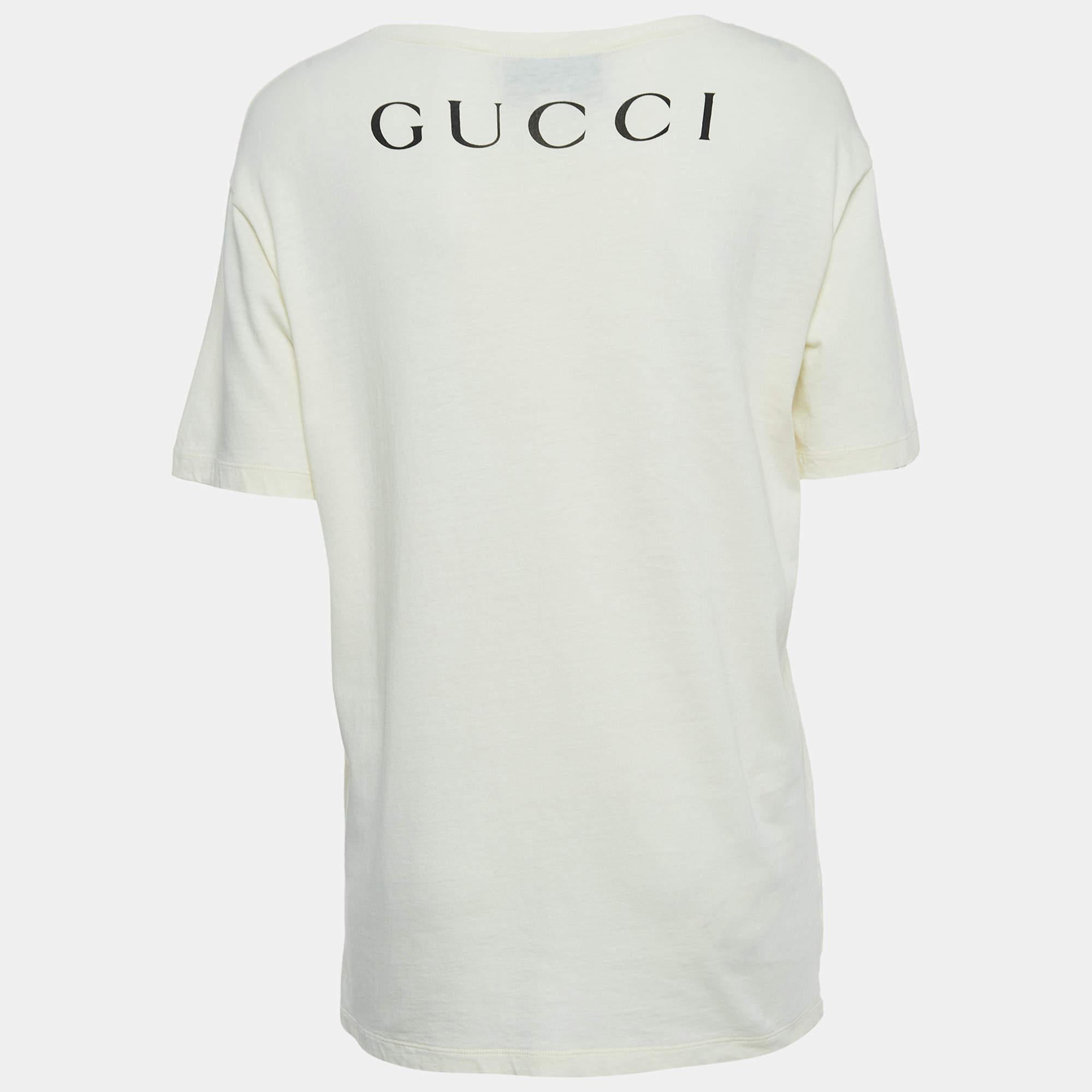 Dieses Gucci-T-Shirt ist perfekt für lässige Ausflüge oder Besorgungen und ist das beste Stück, um sich darin wohlzufühlen und stilvoll zu sein. Es hat einen auffälligen Farbton und eine lockere Passform.

