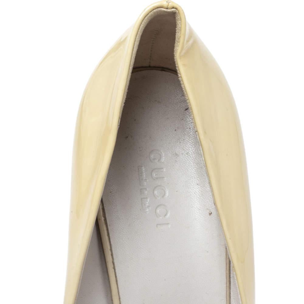 Gucci Cream Patent Leather Peep Toe Pumps Size 38 For Sale 3