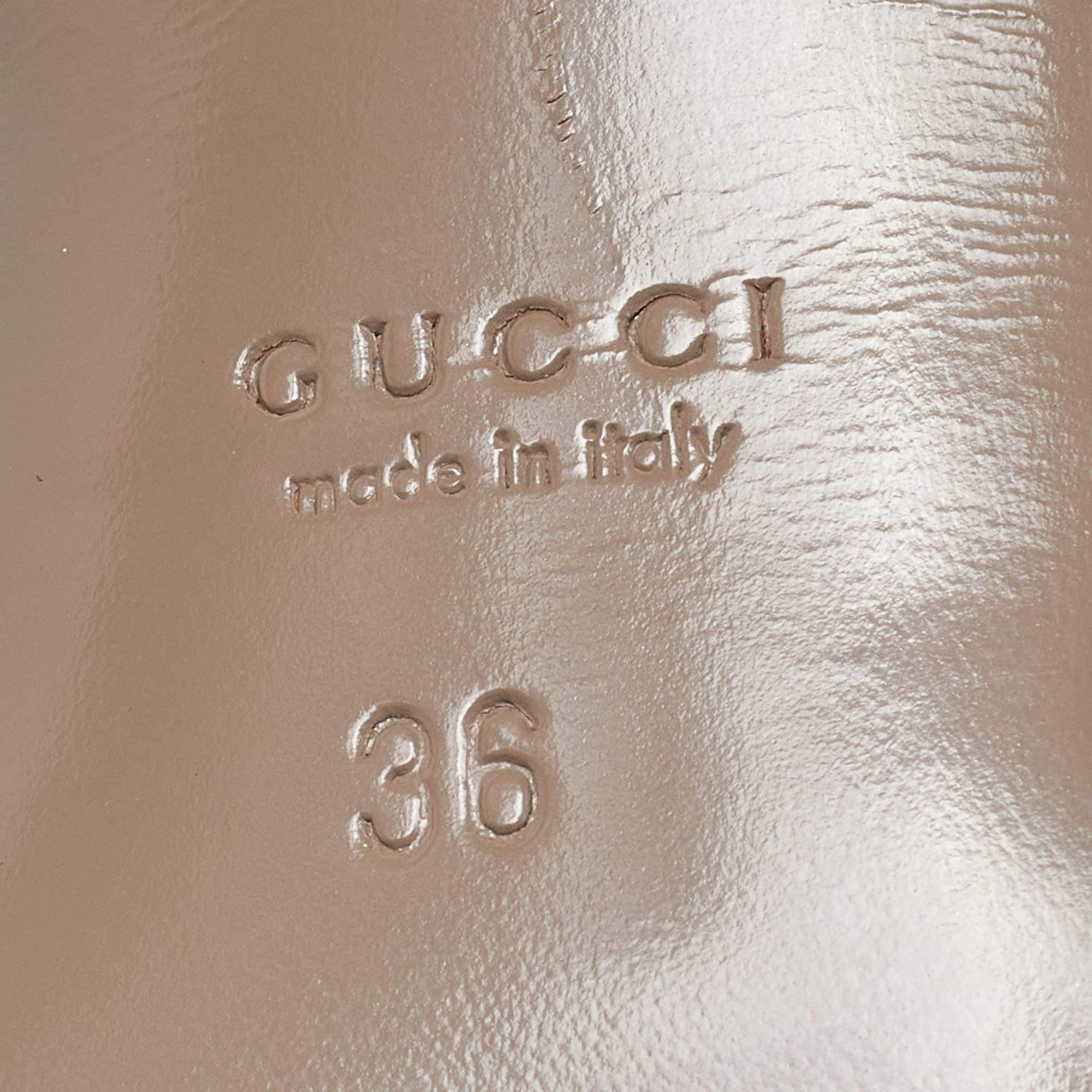 Sandales gladiateur Ursula en cuir verni crème Gucci, taille 36 en vente 1