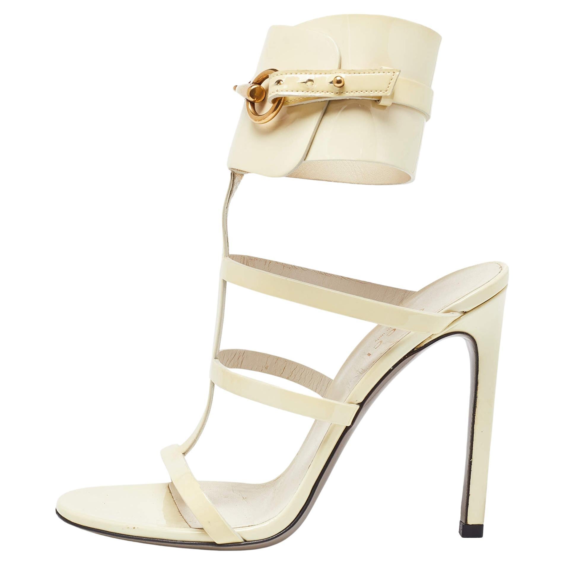 Gucci Cream Patent Leather Ursula Horsebit Gladiator Sandals Size 36 For Sale
