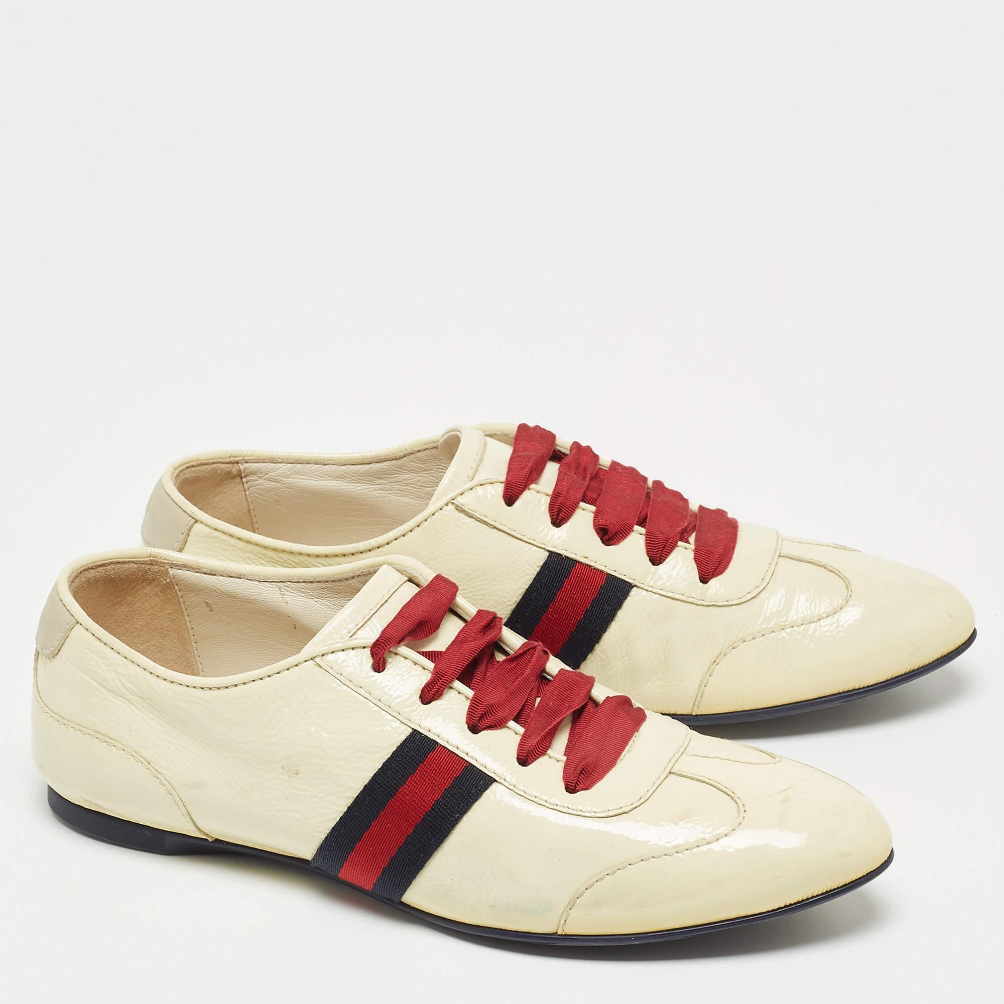 Gucci Cream Patent Leather Web Lace Up Sneakers Size 35 In Good Condition In Dubai, Al Qouz 2