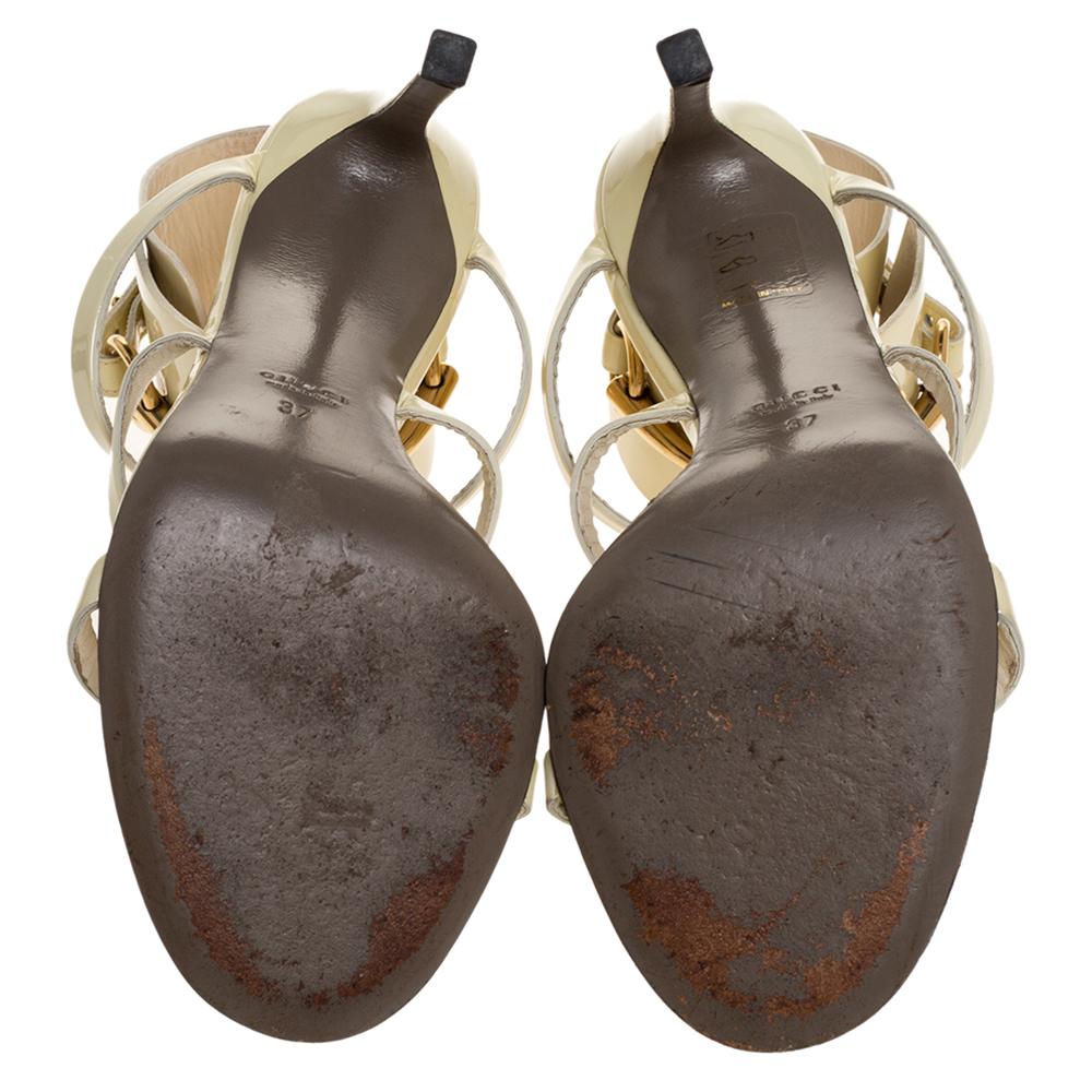 Gucci Cream Patent Ursula Horsebit Gladiator Sandals Size 37 In Good Condition In Dubai, Al Qouz 2