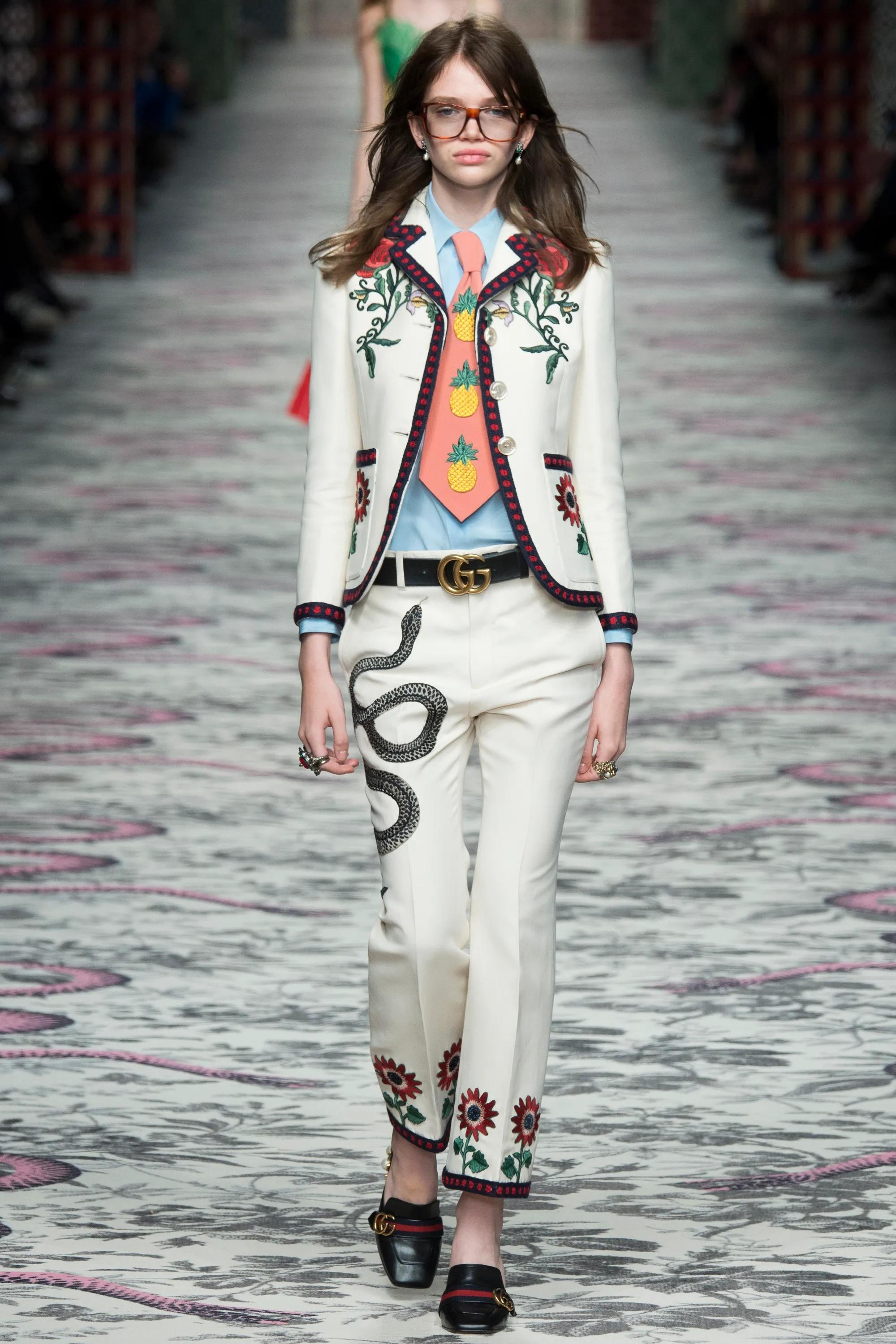 GUCCI cream silk & cotton 2016 FLORAL EMBROIDERED Blazer Jacket 44 L 2
