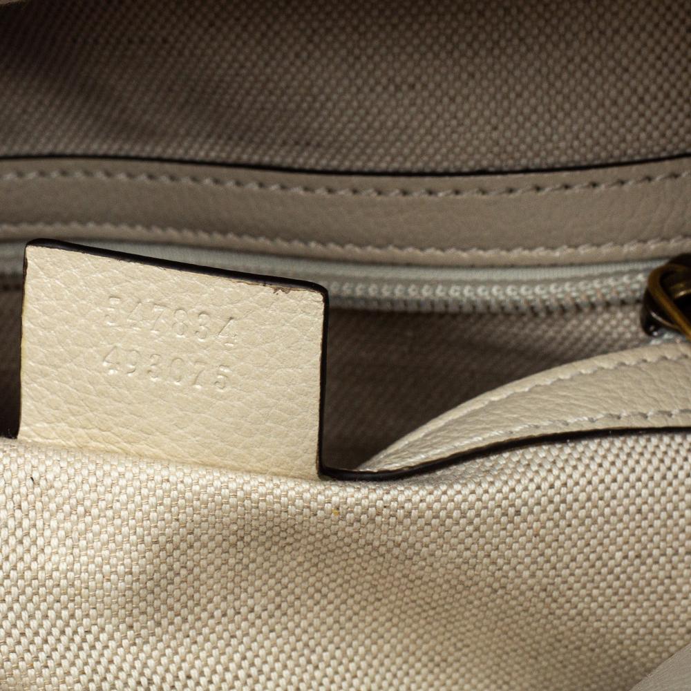 Gucci Cream White Leather Gucci Print Backpack In New Condition In Dubai, Al Qouz 2