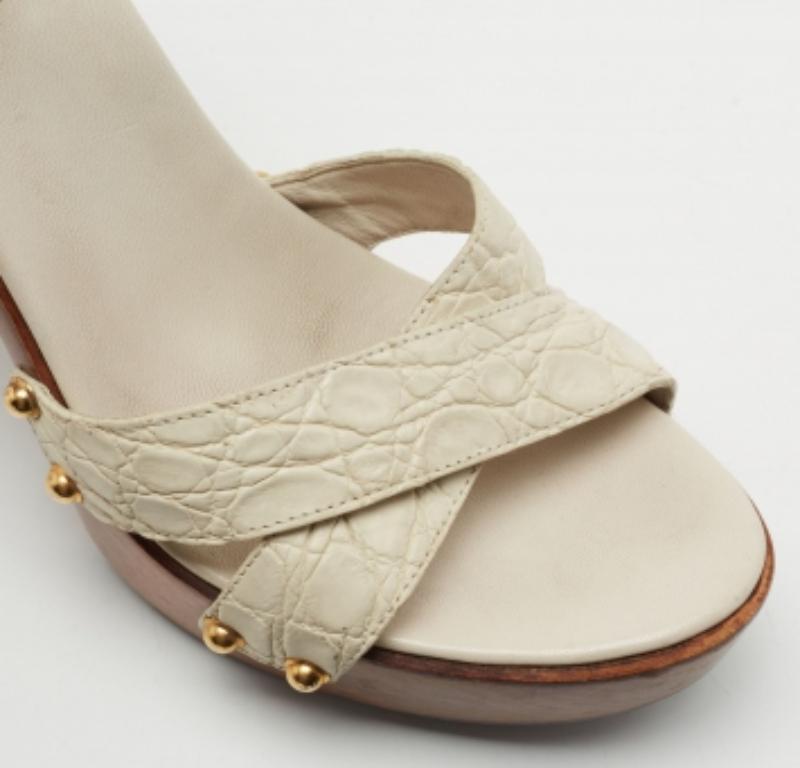 Beige Gucci Croc Embossed Leather Criss Cross Ankle Strap Platform Sandals Size 37.5 For Sale