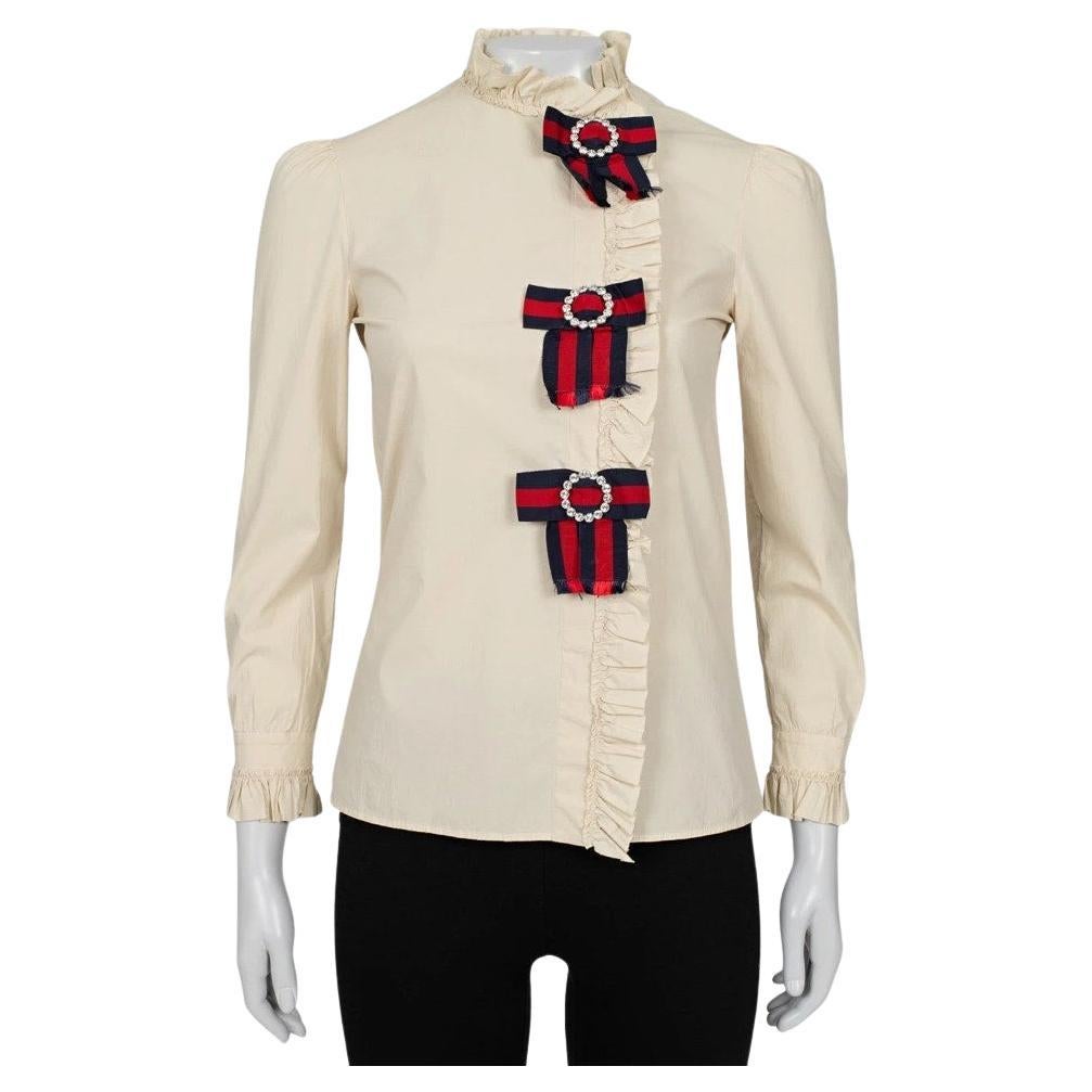 Gucci - Camicia in cotone beige con fiocco di cristallo - Taglia XS IT 38 in vendita
