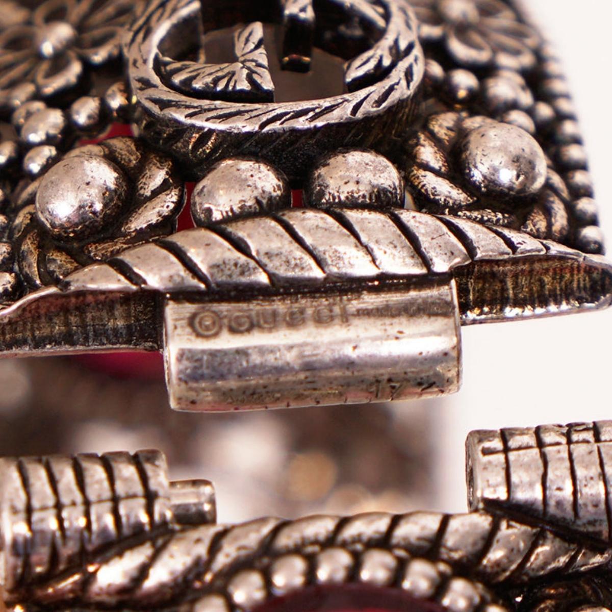 star motif crystal-embellished bracelet
