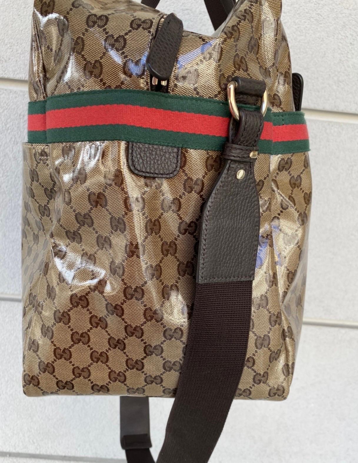 Gucci Crystal bag with shoulder strap, measurements: length 60cm, height 35cm, width 30cm, shoulder strap maximum extension 60cm, practically never used. Very good condition. 
