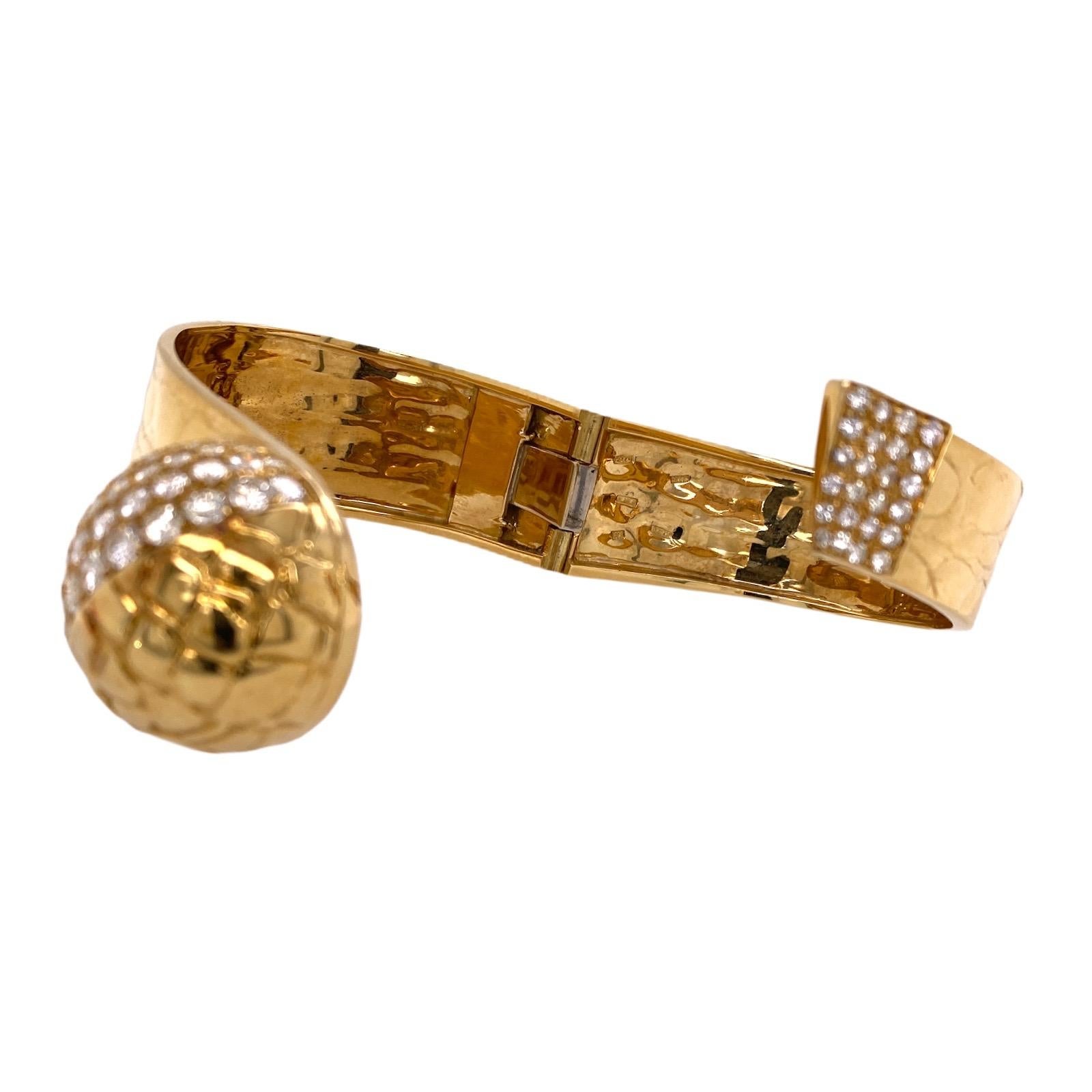 Gucci Custom Diamond 18 Karat Yellow Gold Hinged Cuff Vintage Bracelet In Excellent Condition In Boca Raton, FL