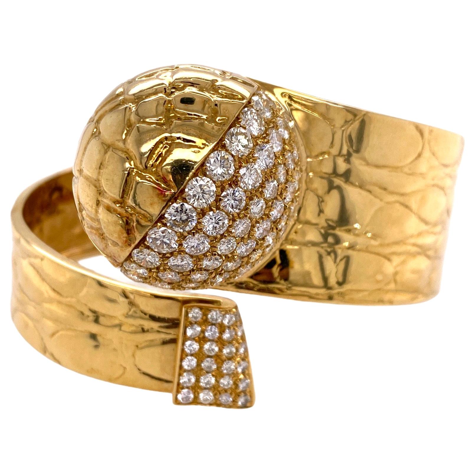 Gucci Custom Diamond 18 Karat Yellow Gold Hinged Cuff Vintage Bracelet