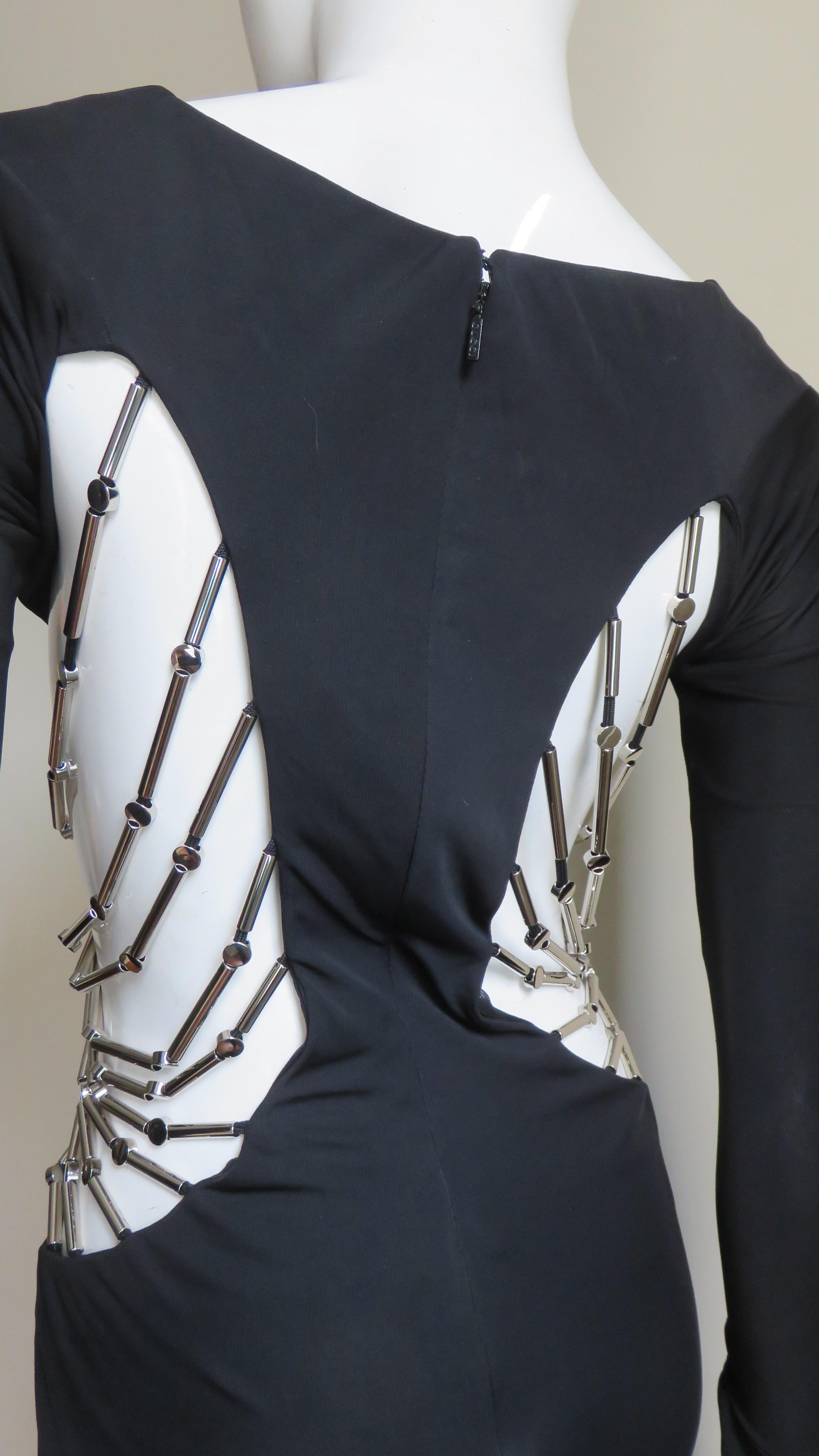 Seidenkleid von Gucci mit ausgeschnittener Taille und Swarovski-Kristallen und Hardware F/S 2010 im Angebot 10