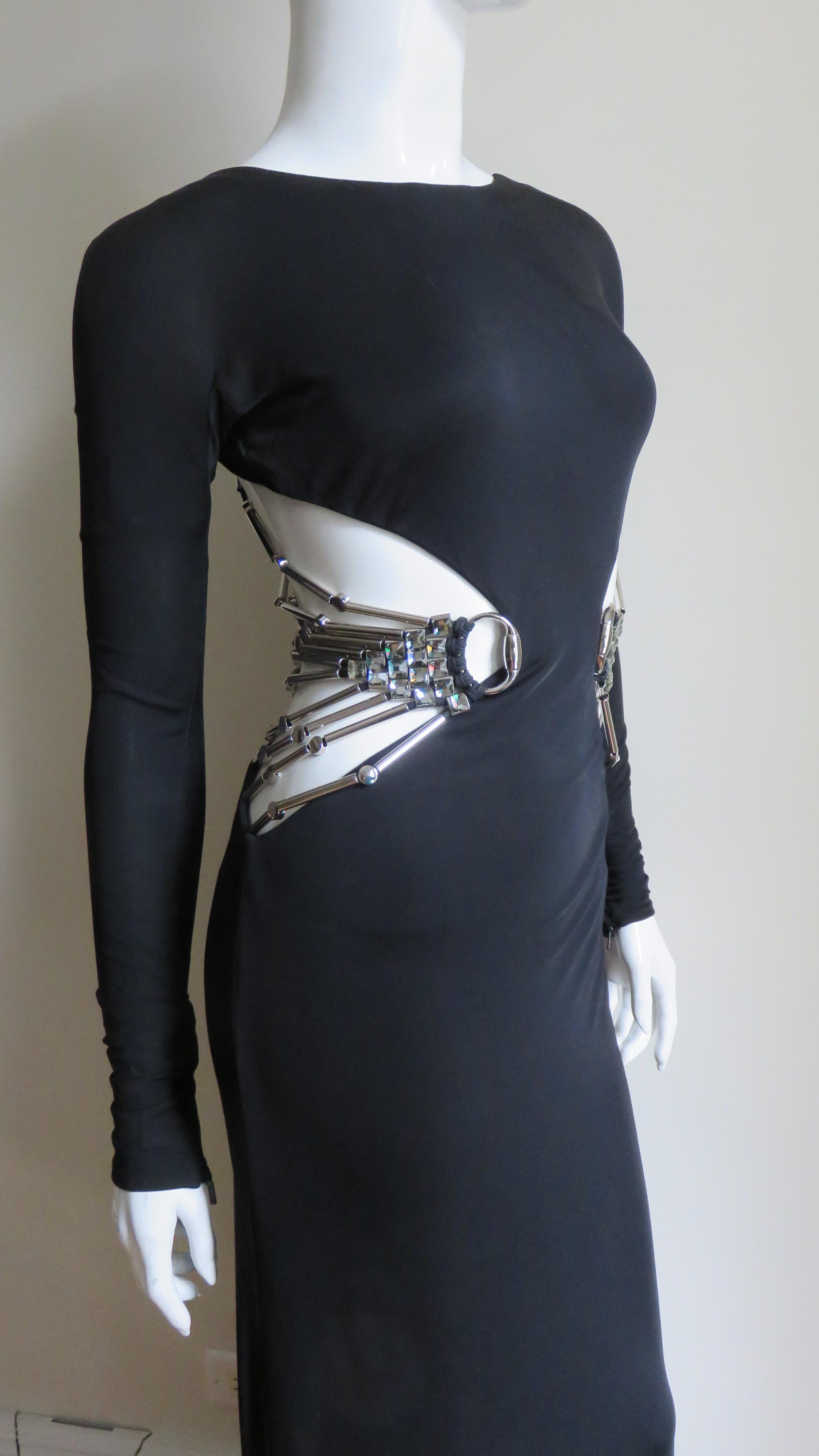 Seidenkleid von Gucci mit ausgeschnittener Taille und Swarovski-Kristallen und Hardware F/S 2010 im Angebot 3