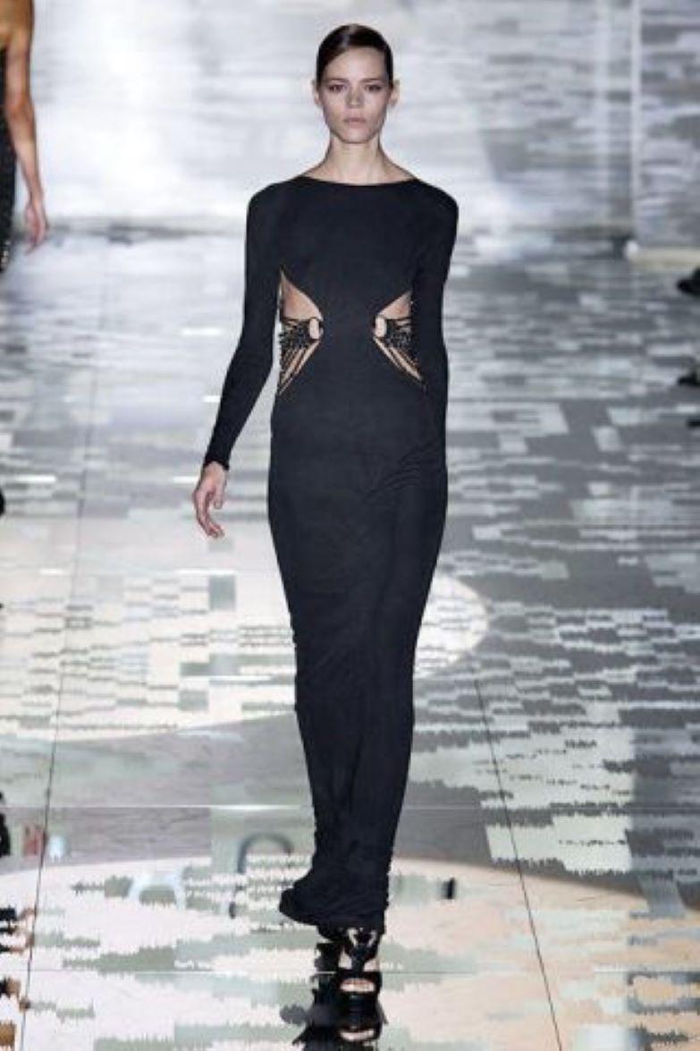 Gucci Silk Gown with Cut out Waist, Swarovski Crystals and Hardware SS 2010 For Sale 11