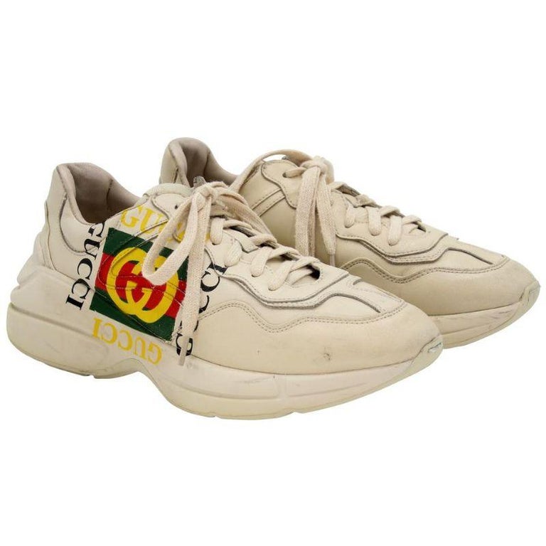 type Ontembare veeg Gucci Dad 39 Leather Logo Print Rhyton Sneakers GG-0302N-0060 For Sale at  1stDibs