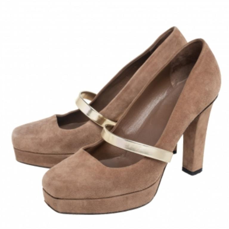 Gucci Dark Beige Suede Mary Jane Platform Pumps Size 38 In Fair Condition In Dubai, Al Qouz 2