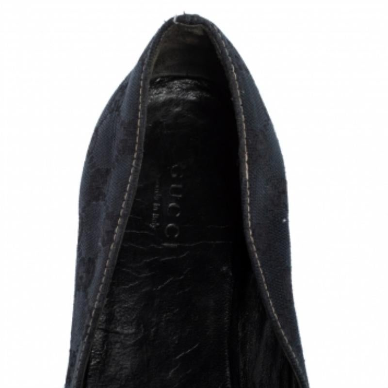 Gucci Dark Blue GG Canvas Interlocking GG Ballet Flats Size 36 In Fair Condition For Sale In Dubai, Al Qouz 2