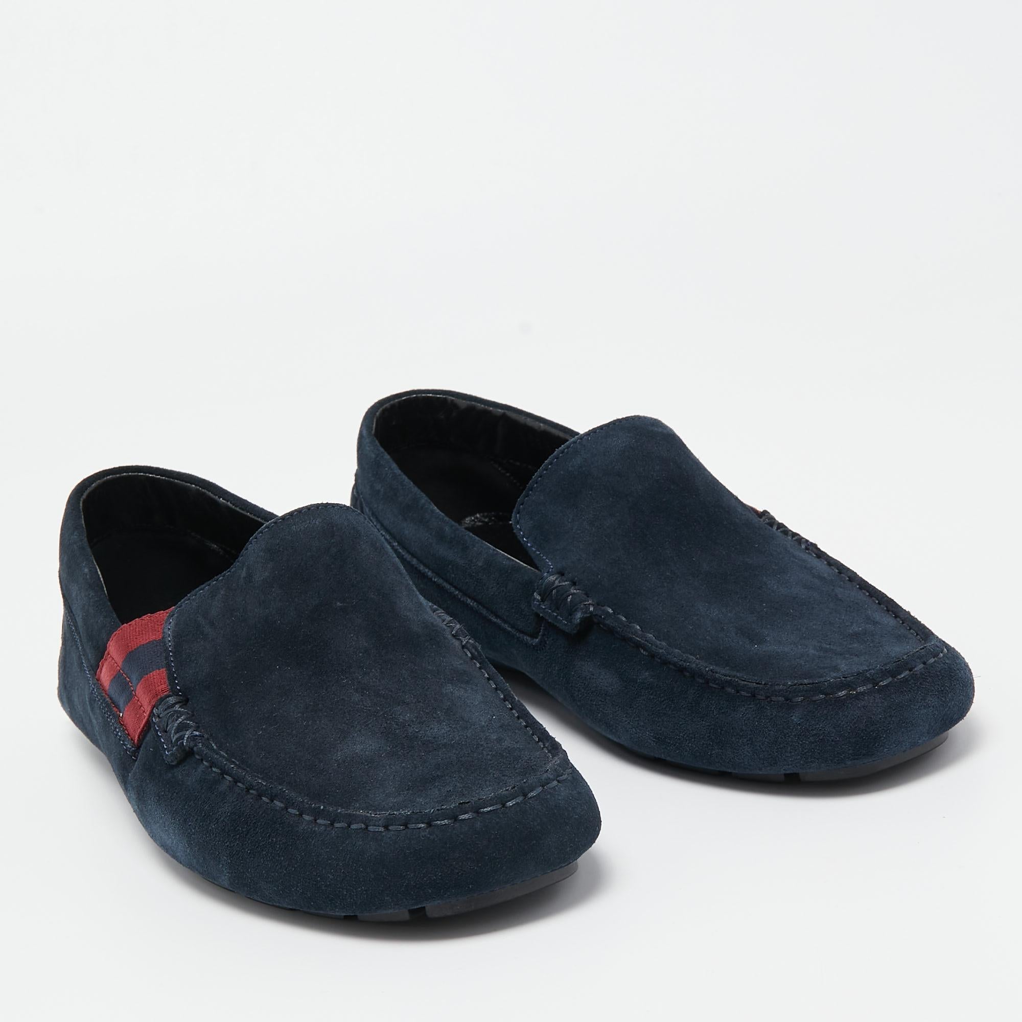 Gucci Dark Blue Suede Web Detail Loafers Size 41.5 In New Condition In Dubai, Al Qouz 2