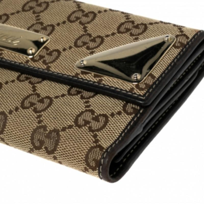 Gucci Dark Brown/Beige GG Canvas and Leather Indy Continental Wallet In Fair Condition For Sale In Dubai, Al Qouz 2