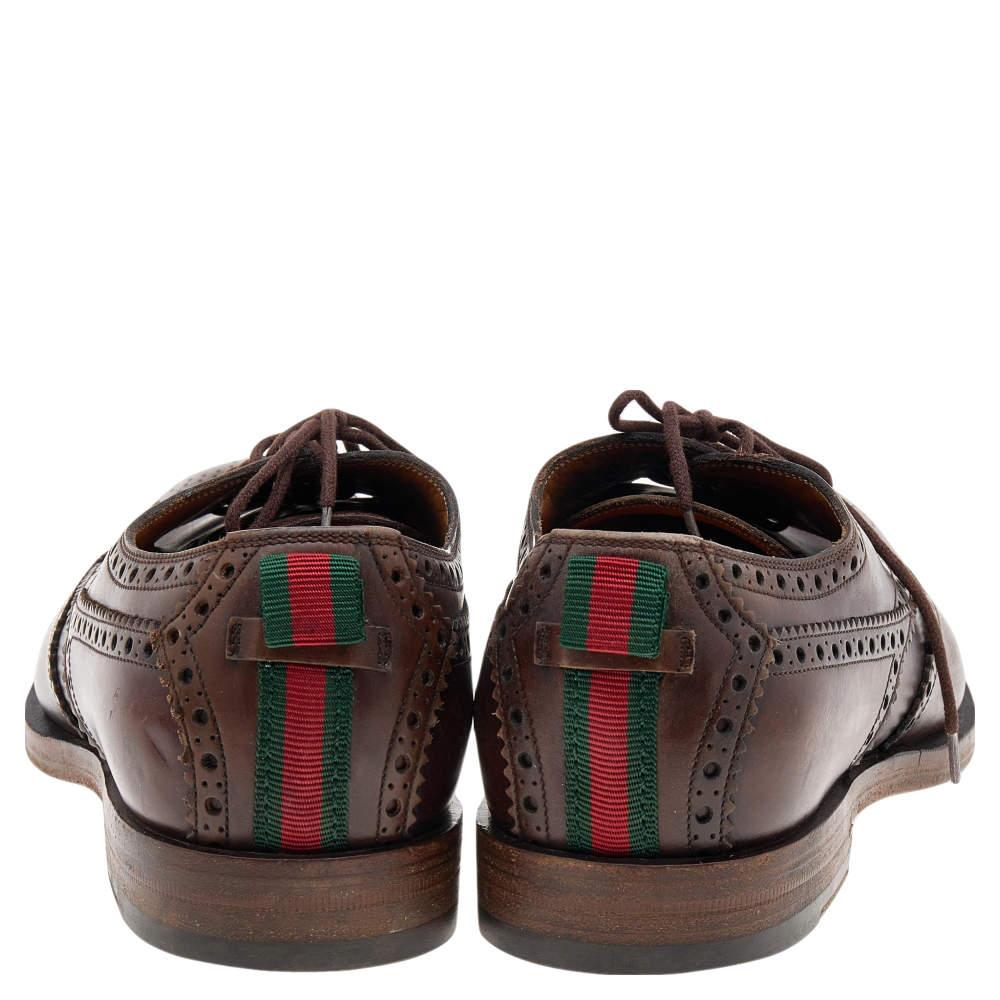 Gucci Dark Brown Brogue Leather Oxfords Size 42 In Fair Condition For Sale In Dubai, Al Qouz 2