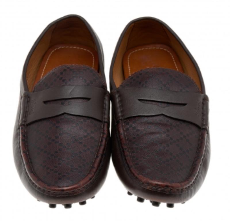 Gucci Mocassins à lacets en cuir brun foncé avec diamants Taille 42 État moyen - En vente à Dubai, Al Qouz 2