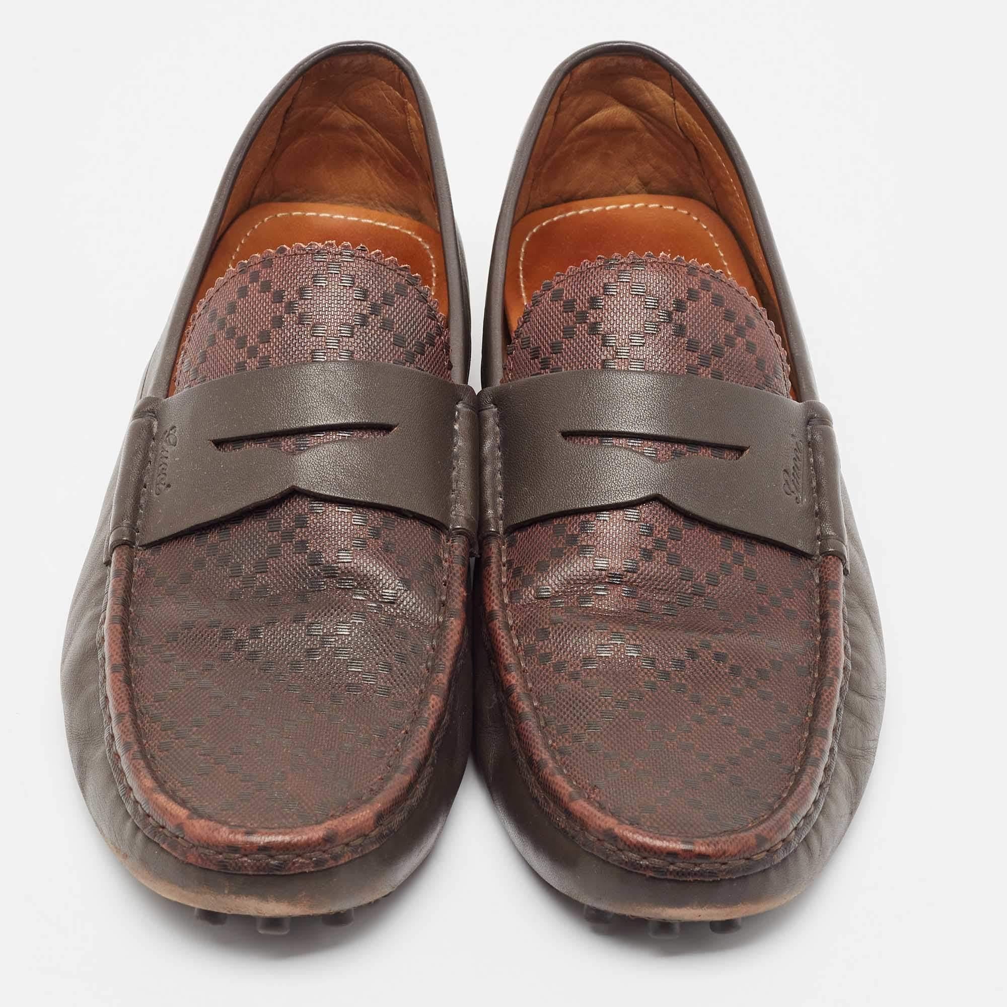 Gucci Dark Brown Diamante Leather Penny Slip On Loafers Size 45.5 In Good Condition For Sale In Dubai, Al Qouz 2